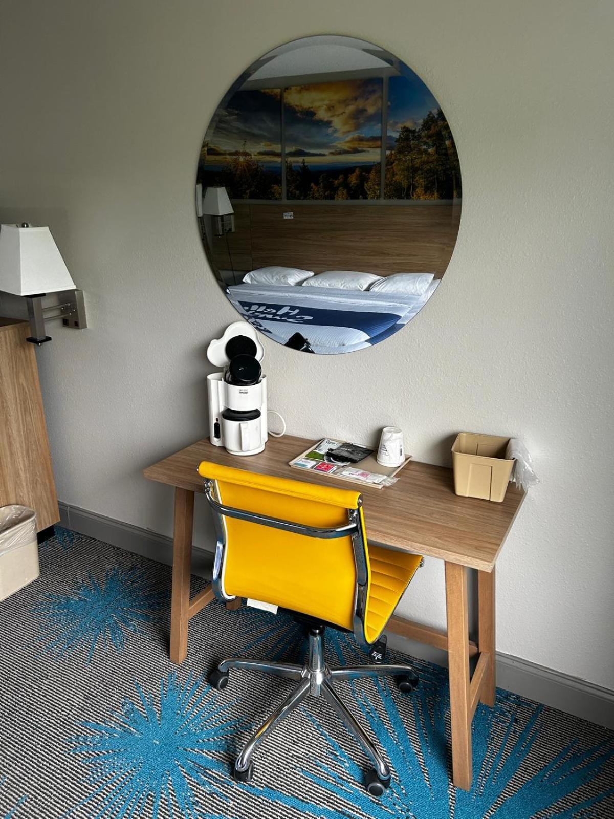 Days Inn By Wyndham Dahlonega University Area Екстериор снимка
