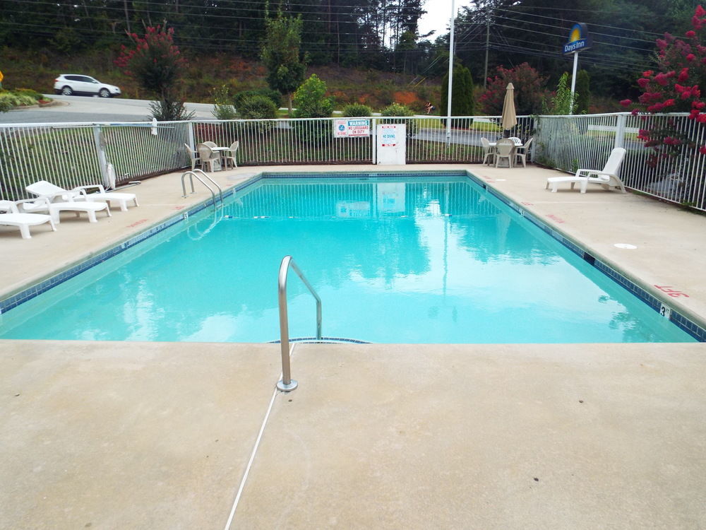 Days Inn By Wyndham Dahlonega University Area Екстериор снимка