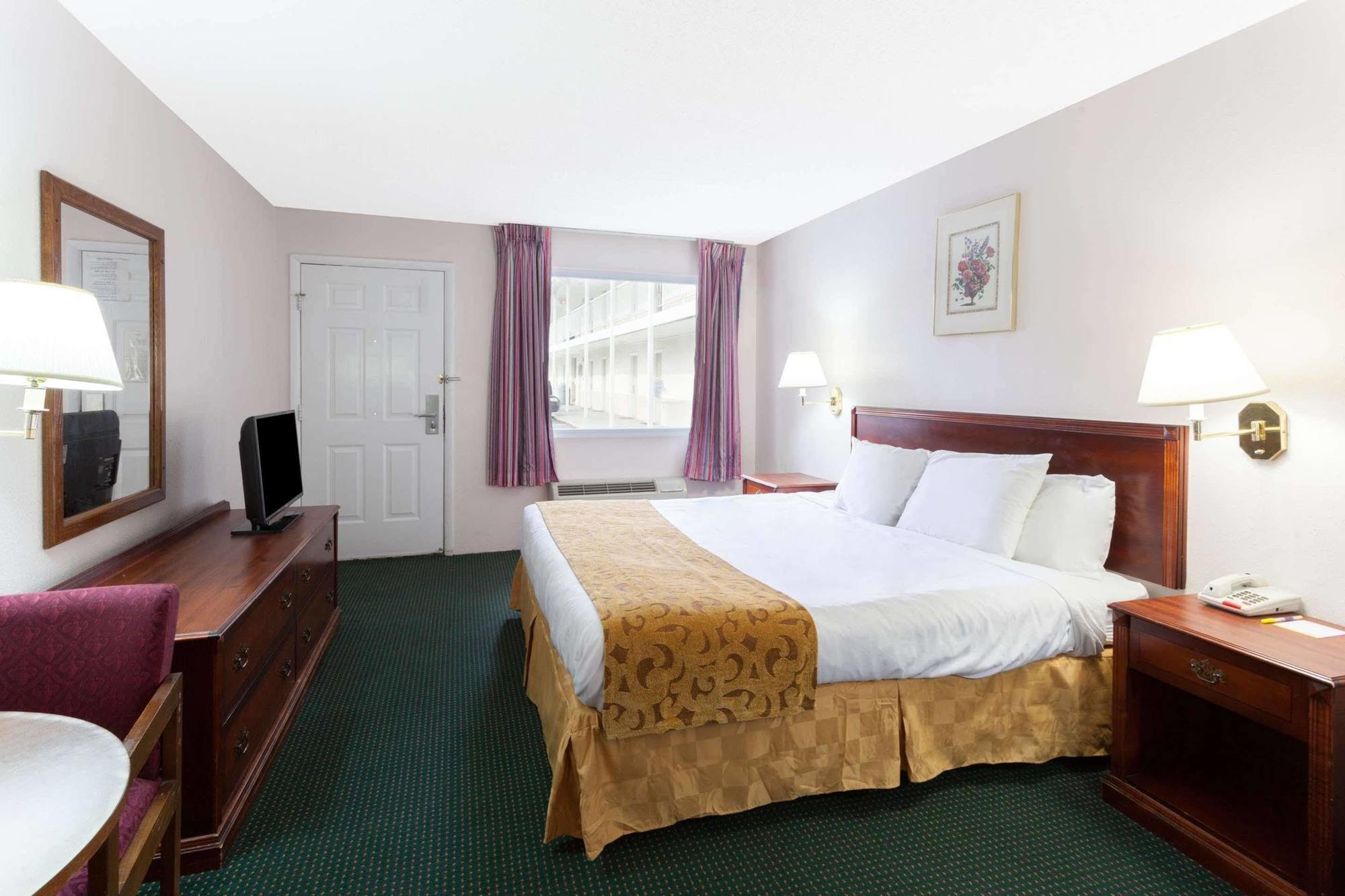 Days Inn By Wyndham Dahlonega University Area Екстериор снимка
